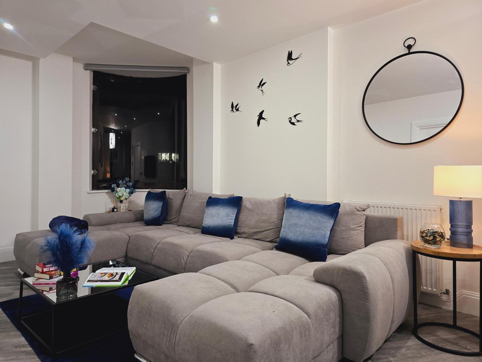 Abbey Corner By Nivaas Apartment Reading Exterior photo